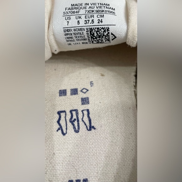 Converse All Star Low Tops color White Women’s size 7 - Picture 5 of 8